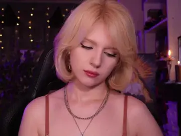 ChristieWade  live sex cam