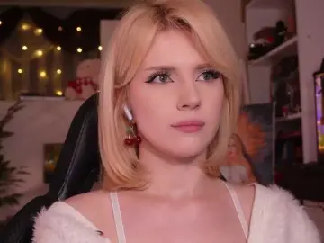ChristieWade  live sex cam