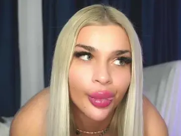 ChrystalCade  live sex cam