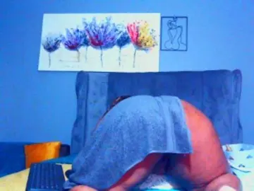 PearBlu38  live sex cam