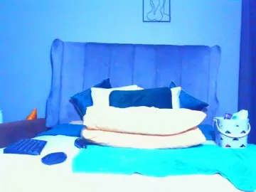 PearBlu38  live sex cam