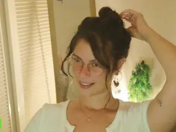 SweetLilLulu  live sex cam