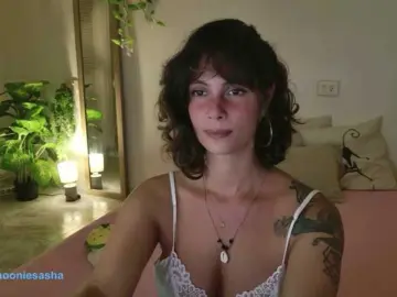 SweetLilLulu  live sex cam