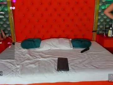 VallerieJones  live sex cam