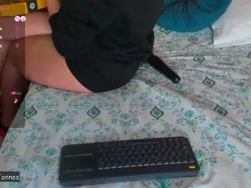 VallerieJones  live sex cam