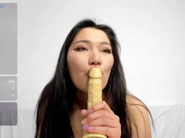 Floomaliana  live sex cam