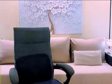 AureliaFly  live sex cam