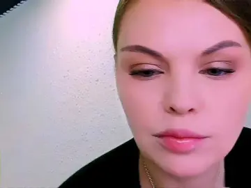 AureliaFly  live sex cam