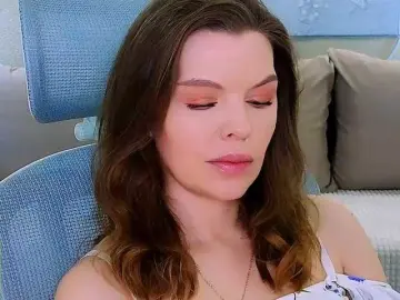 AureliaFly  live sex cam