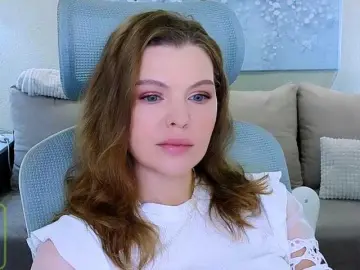 AureliaFly  live sex cam