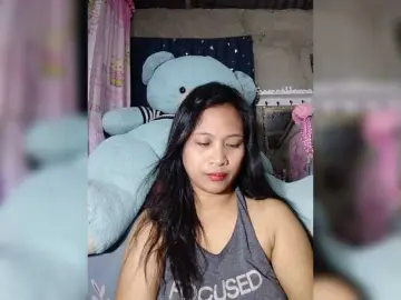 Belle18  live sex cam