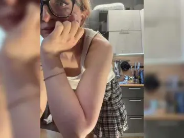 Emma4coy  live sex cam