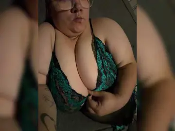 HoneyHazelX  live sex cam