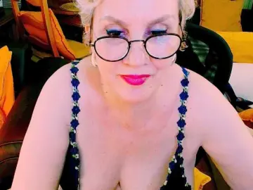 IrisMilano  live sex cam