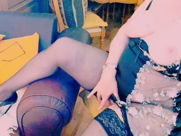 IrisMilano  live sex cam
