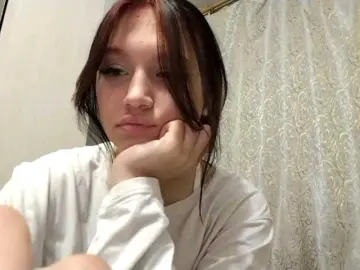 LatinaDubich  live sex cam