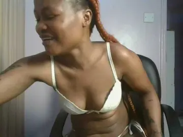 Queenivy  live sex cam