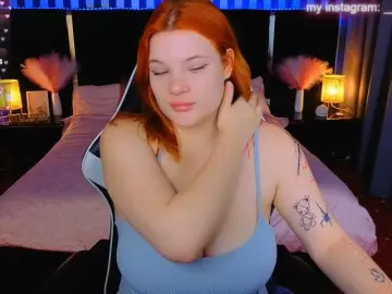 ClumsyNana  live sex cam