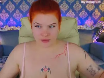 ClumsyNana  live sex cam