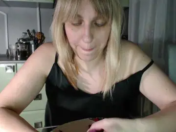 Karmella  live sex cam