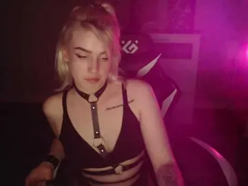 KissMeSlow-  live sex cam