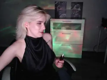 KissMeSlow-  live sex cam