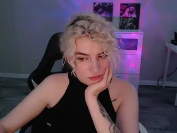 KissMeSlow-  live sex cam