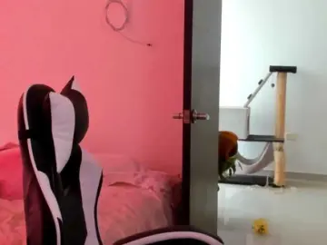 LaraCat1  live sex cam