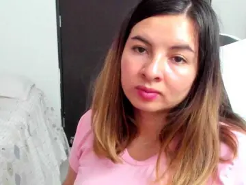 LaraCat1  live sex cam