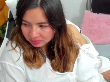 LaraCat1  live sex cam