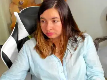 LaraCat1  live sex cam