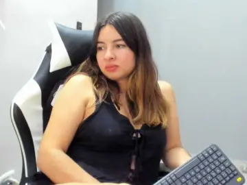 LaraCat1  live sex cam