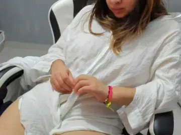 LaraCat1  live sex cam