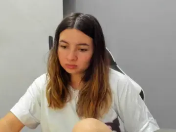 LaraCat1  live sex cam