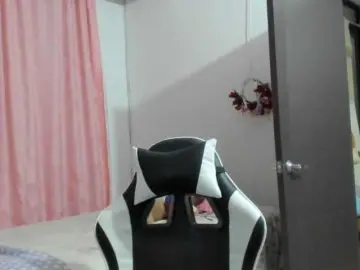 LaraCat1  live sex cam