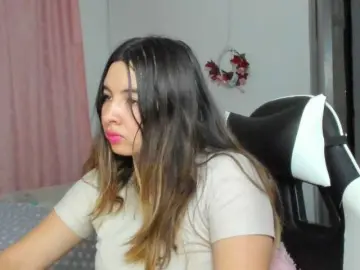 LaraCat1  live sex cam