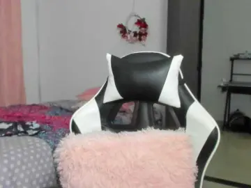 LaraCat1  live sex cam
