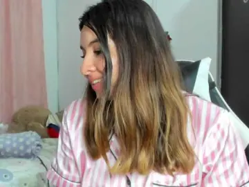 LaraCat1  live sex cam