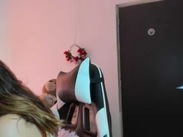 LaraCat1  live sex cam