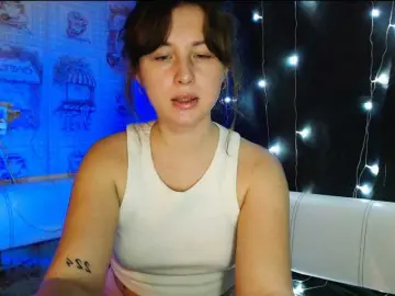 RoxieWhite  live sex cam