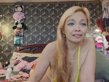 YummyMeily  live sex cam