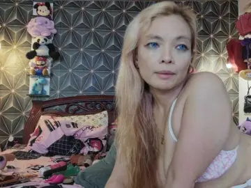 YummyMeily  live sex cam