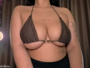 Honeybrownie  live sex cam