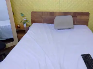 Shamira-moore  live sex cam