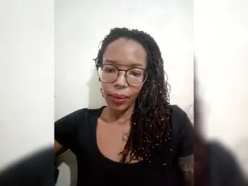 Cecillia-Essie  live sex cam