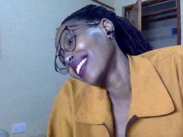 Cecillia-Essie  live sex cam