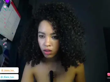 Kiara-Lux  live sex cam