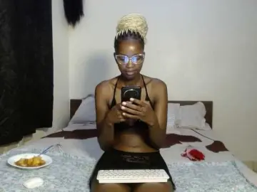 Wildsmile254  live sex cam