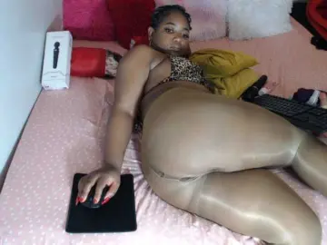Sexypreshiee  live sex cam