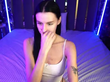 SnowWhiteee  live sex cam